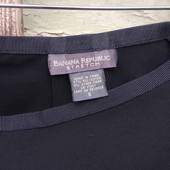 ✨3/$15✨Banana Republic Skirt - Picture 2 of 3